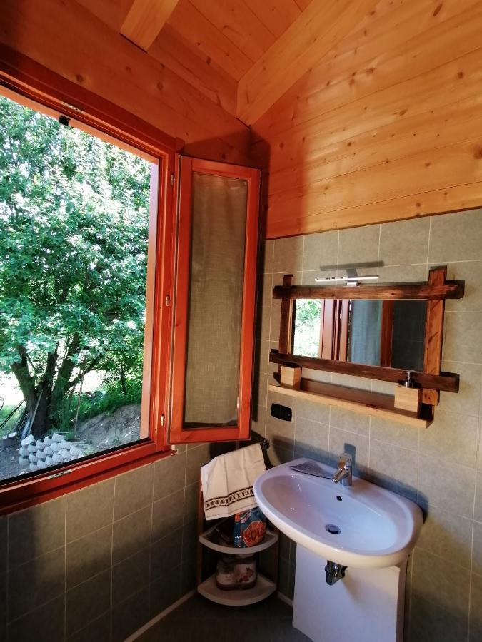 Agriturismo Bio Apipoli Lucino 外观 照片