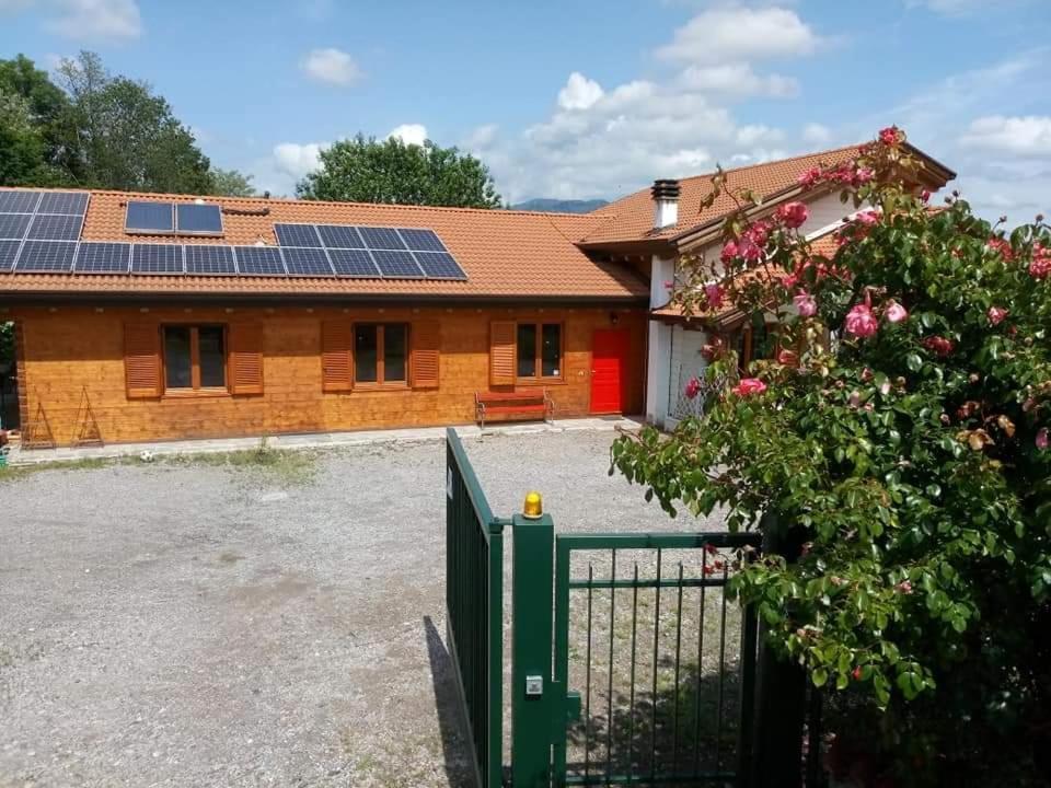 Agriturismo Bio Apipoli Lucino 外观 照片