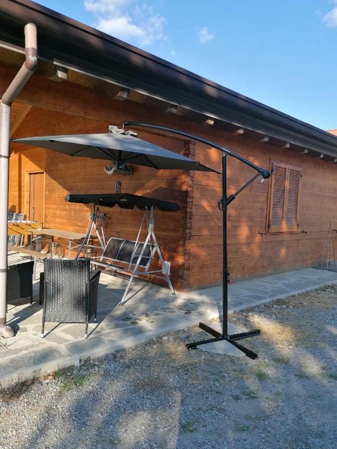 Agriturismo Bio Apipoli Lucino 外观 照片
