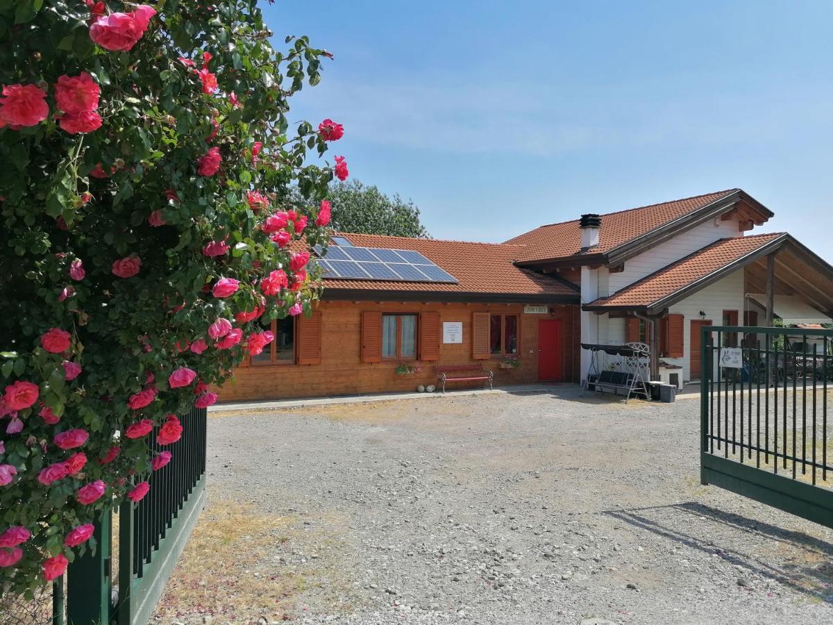 Agriturismo Bio Apipoli Lucino 外观 照片