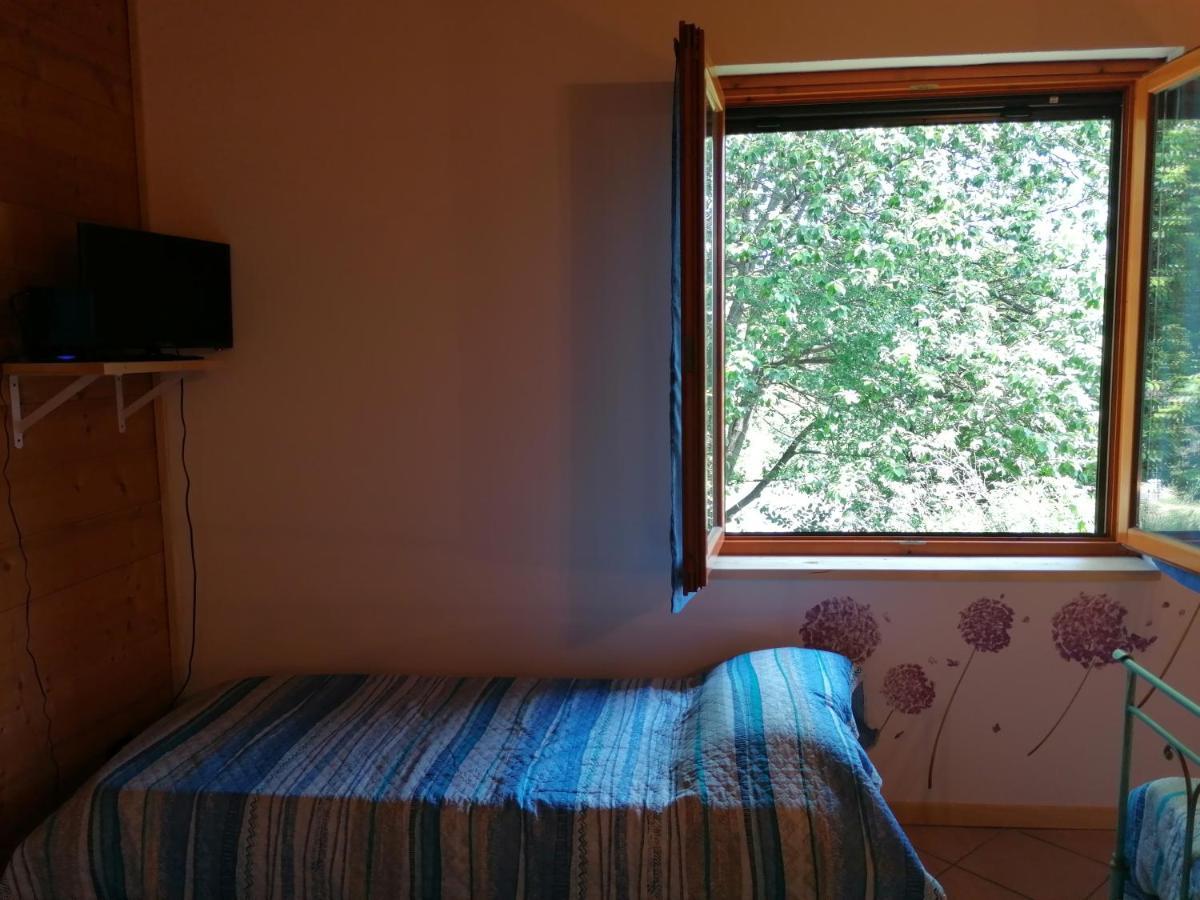 Agriturismo Bio Apipoli Lucino 外观 照片