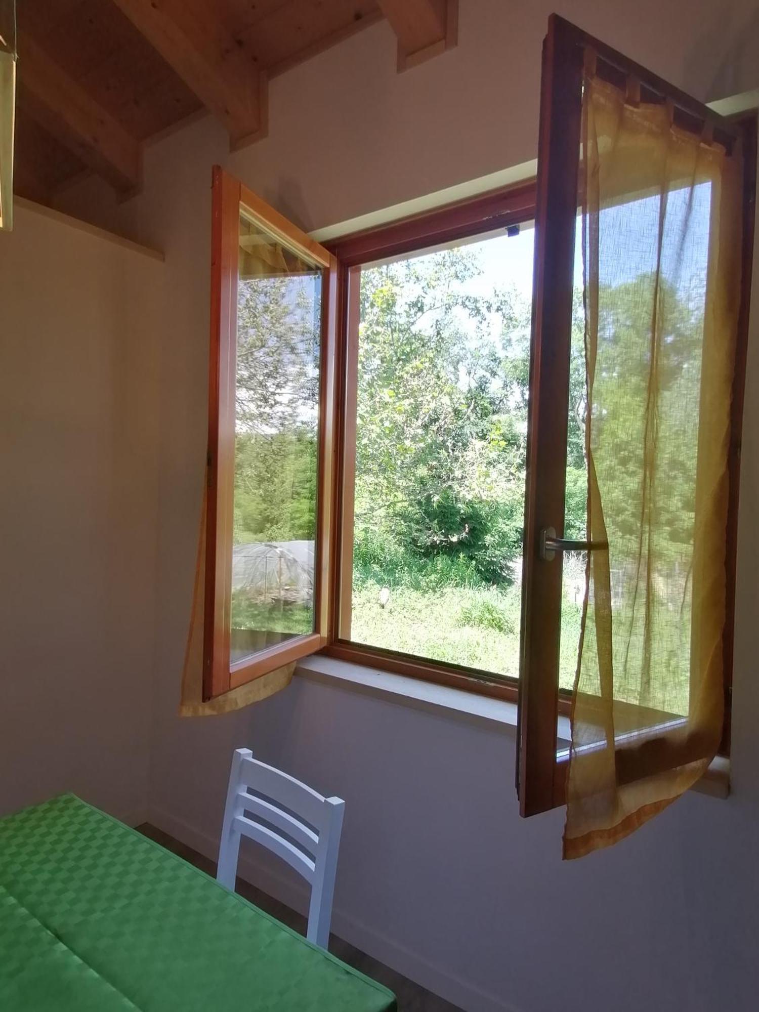 Agriturismo Bio Apipoli Lucino 外观 照片