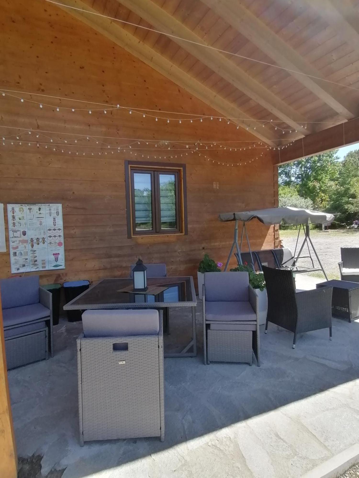 Agriturismo Bio Apipoli Lucino 外观 照片